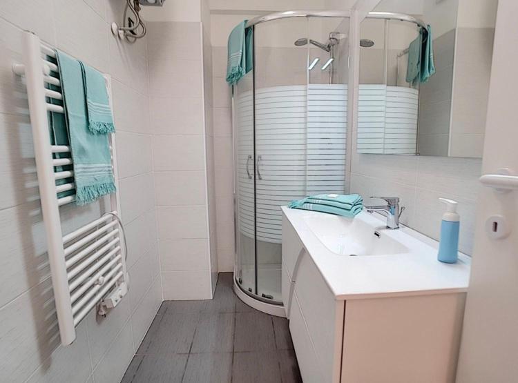 Charmant Appartement Au Coeur De Juan Les Pins Антиб Екстериор снимка